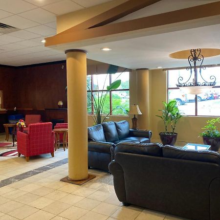 Quality Inn Airport Cheektowaga Bagian luar foto