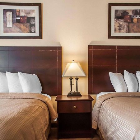 Quality Inn Airport Cheektowaga Bagian luar foto