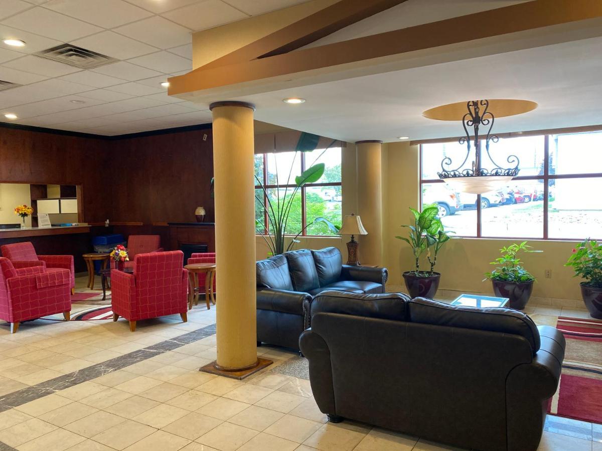 Quality Inn Airport Cheektowaga Bagian luar foto