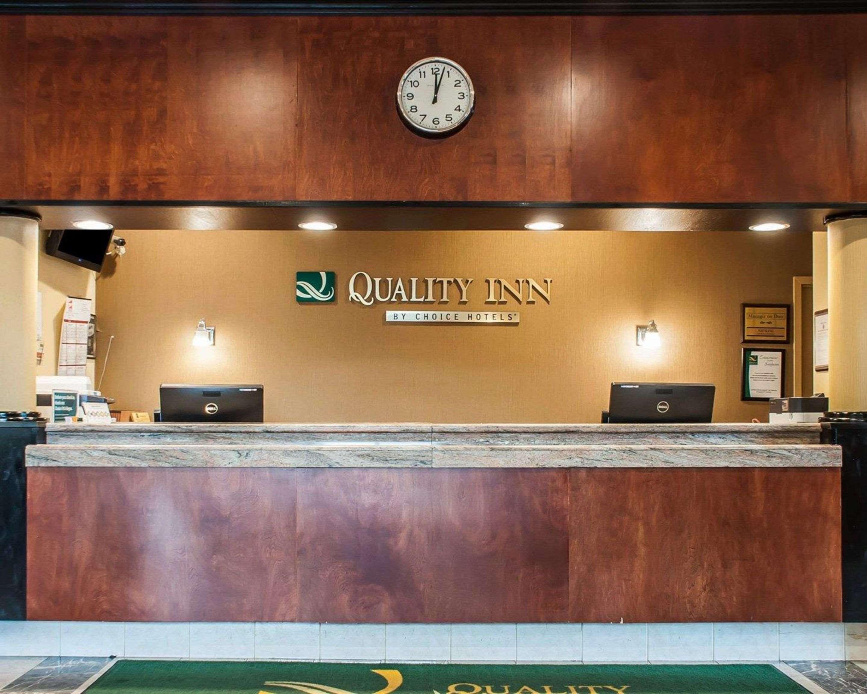Quality Inn Airport Cheektowaga Bagian luar foto