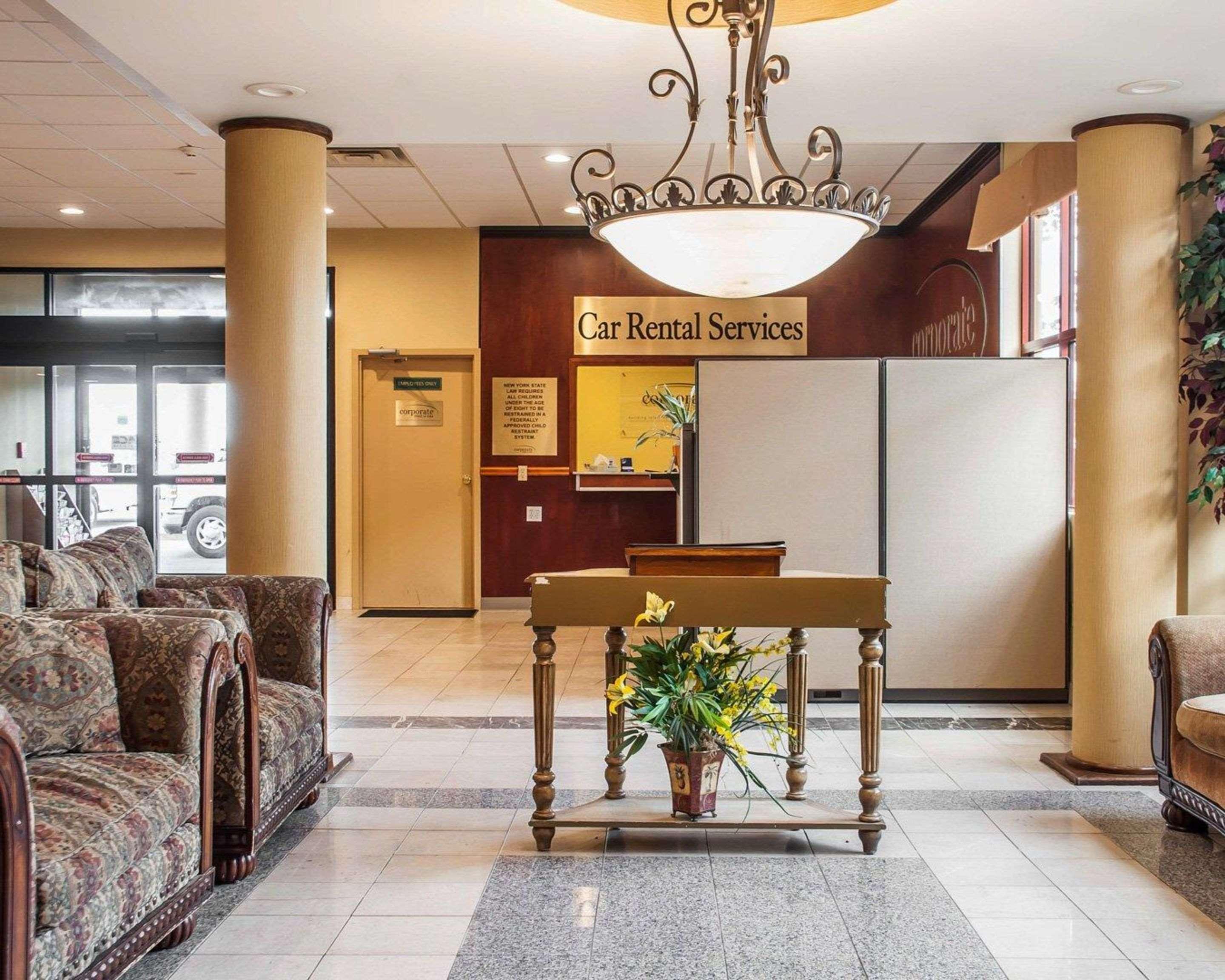 Quality Inn Airport Cheektowaga Bagian luar foto