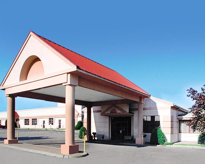 Quality Inn Airport Cheektowaga Bagian luar foto