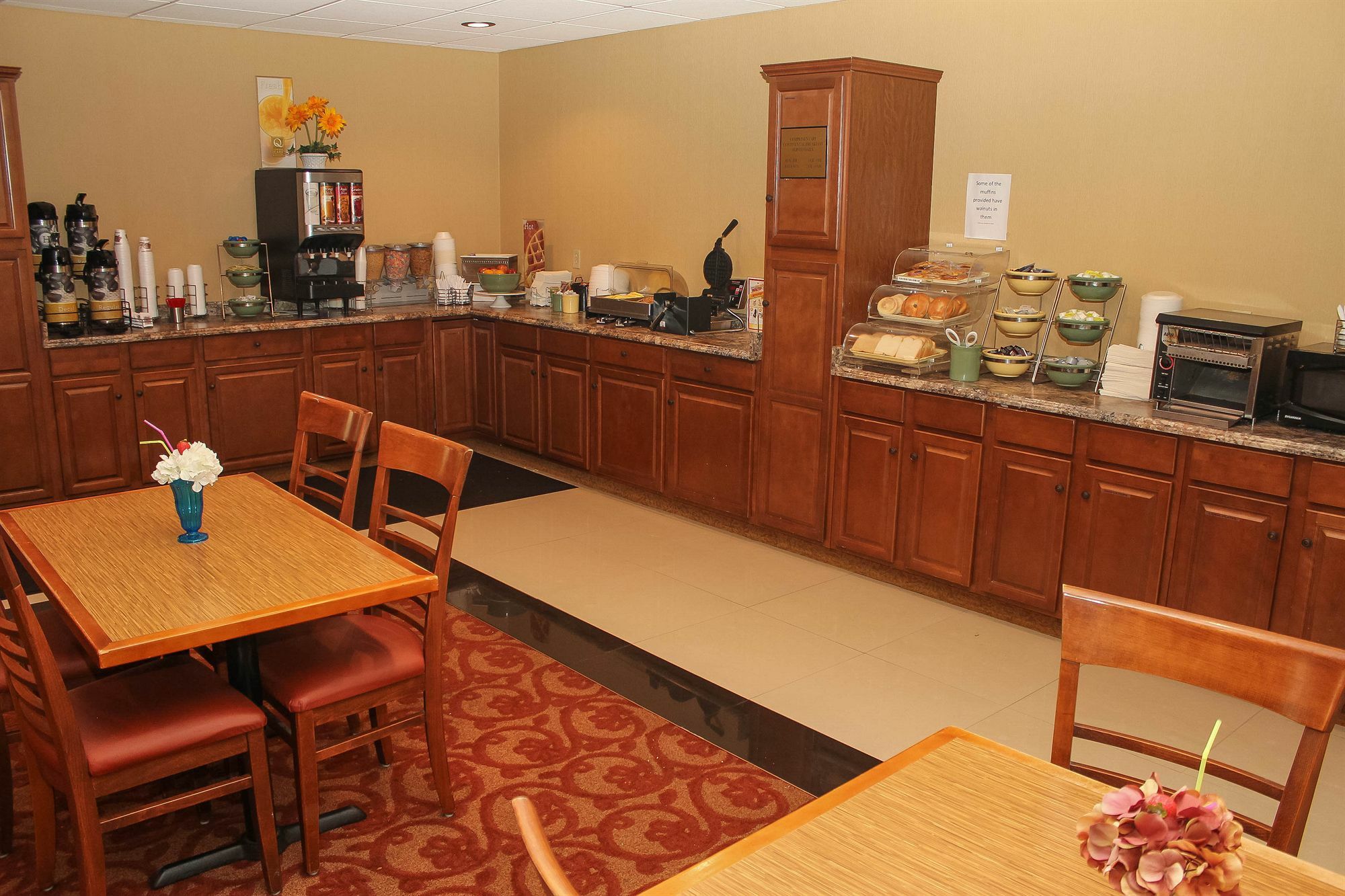 Quality Inn Airport Cheektowaga Bagian luar foto