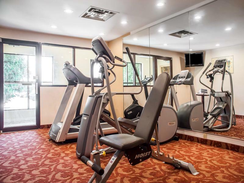 Quality Inn Airport Cheektowaga Bagian luar foto