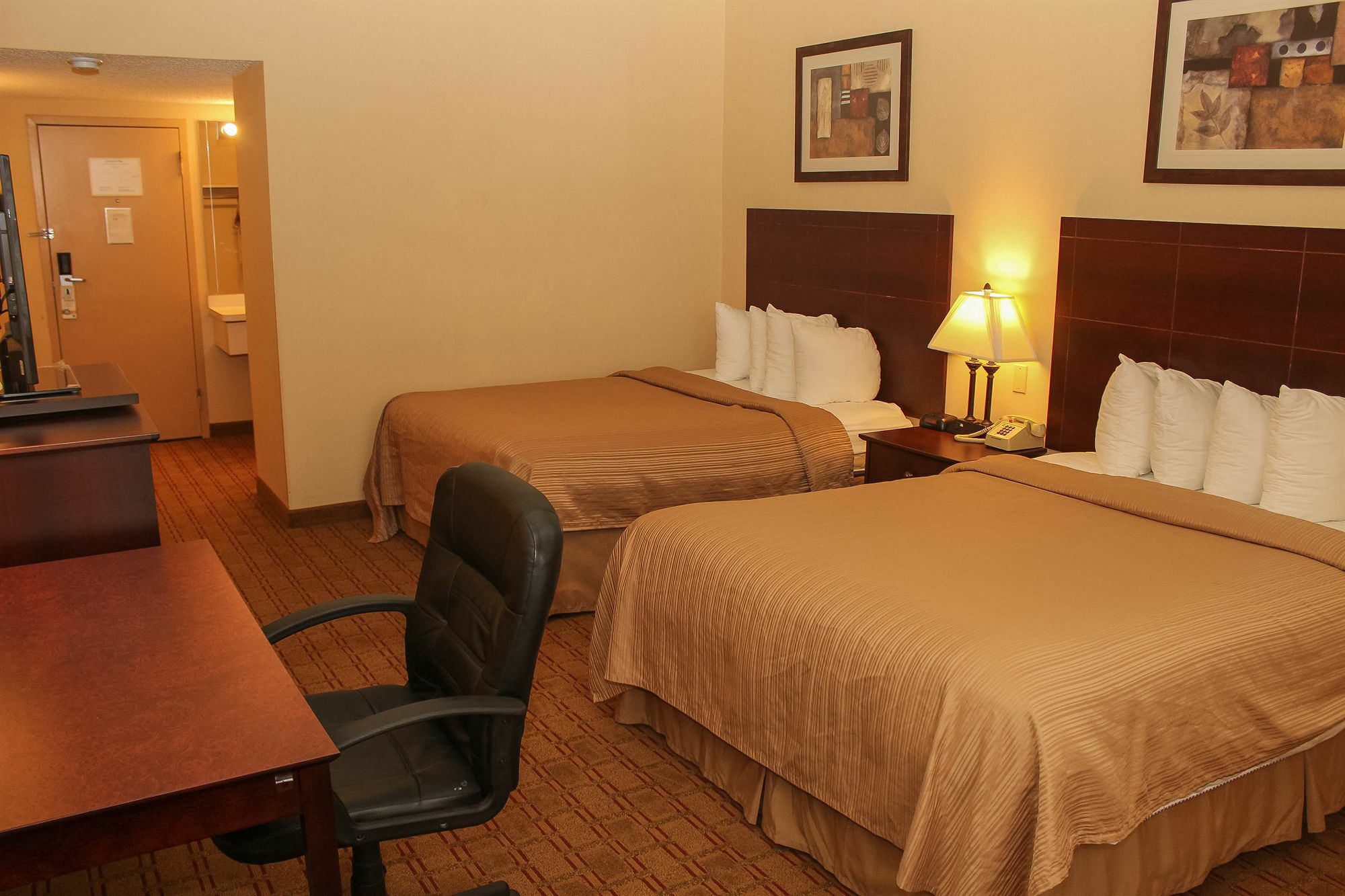Quality Inn Airport Cheektowaga Bagian luar foto